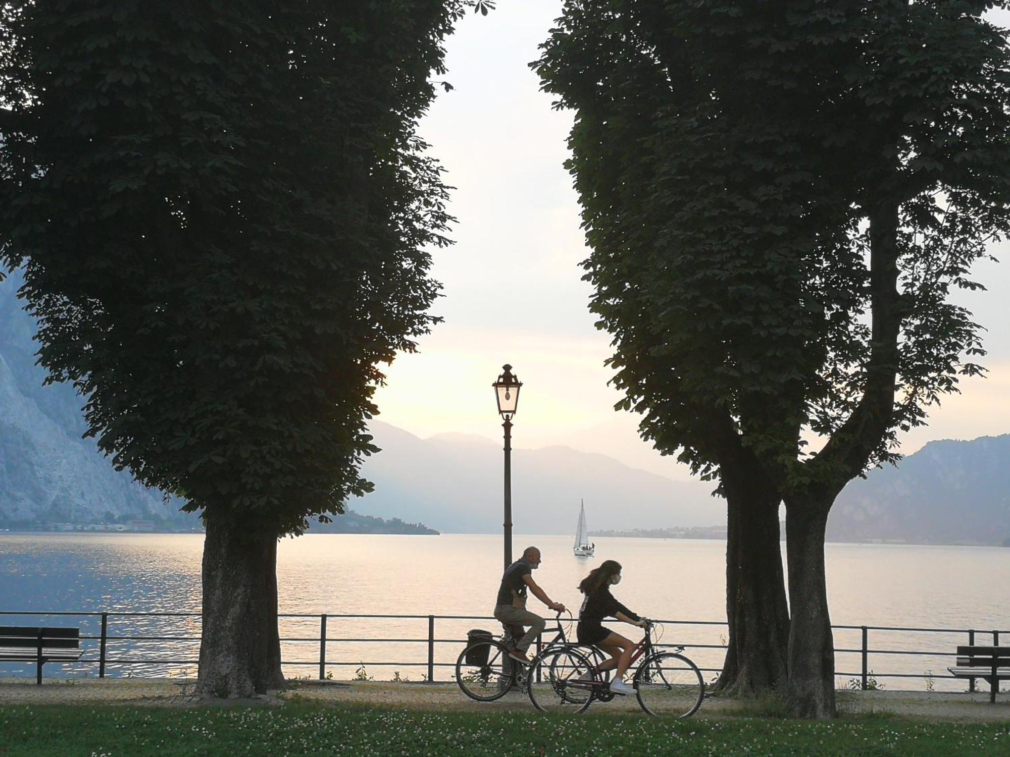 레코 Big Romantic Lake View & Terrace 아파트 외부 사진